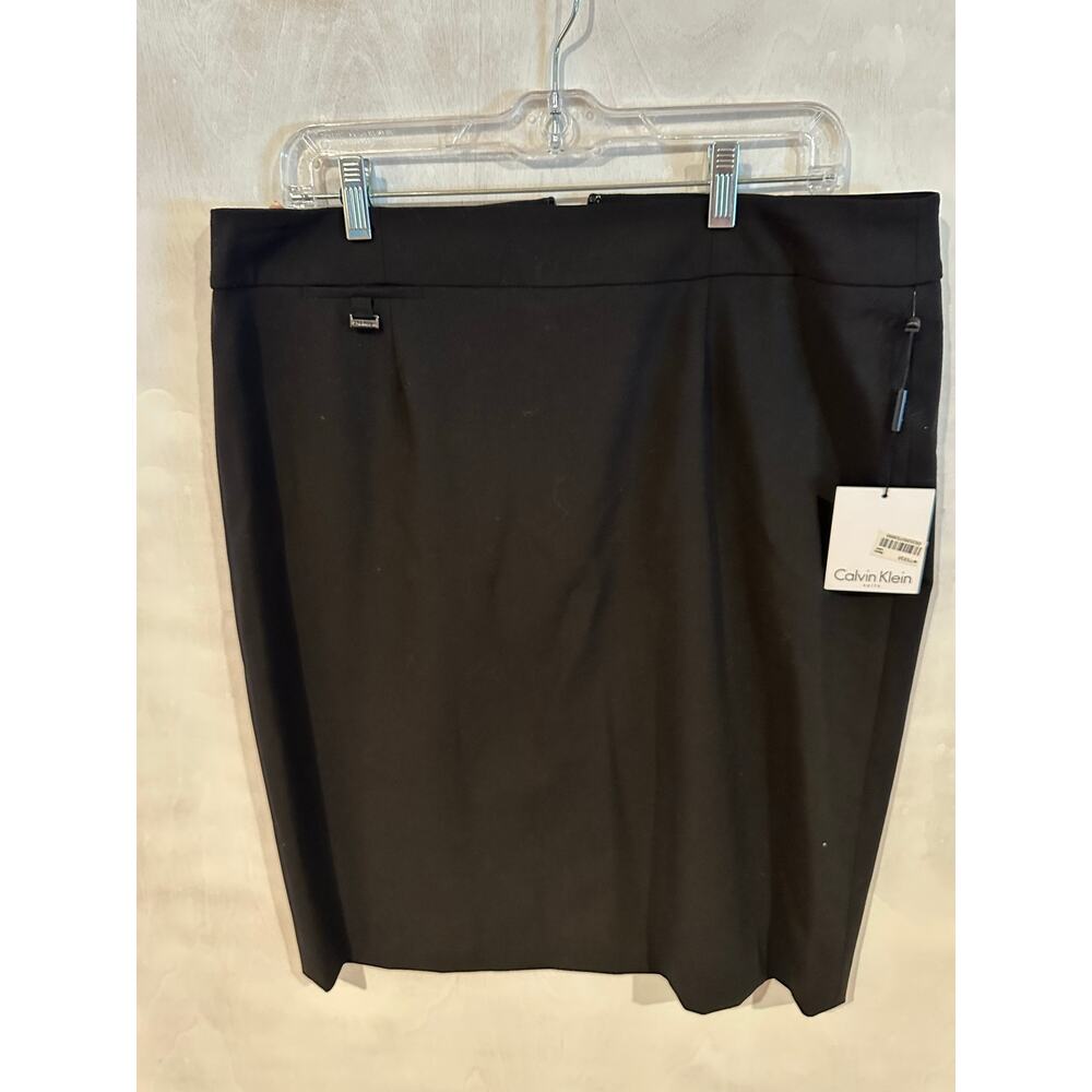 Calvin Klein skirt - Picture 2 of 11